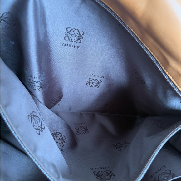 Loewe Tan Leather Tote Bag with Double Straps - Picture 6 of 7